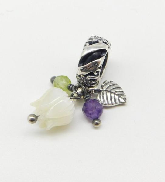 Flowery Dangle Stopper - Mother of pearl - The Palace of Amber